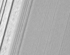 «Кассини» прислал новые снимки колец Сатурна 1