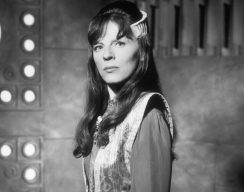 В возрасте 65 лет умерла актриса Мира Фурлан — Деленн из «Вавилон-5» 1