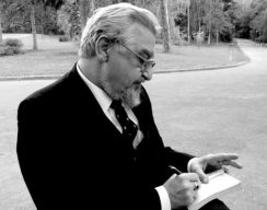 Умер писатель-фантаст Андрей Балабуха — ему было 74 года