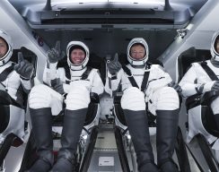SpaceX впервые отправила на МКС четырёх космических туристов