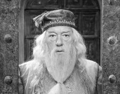 В возрасте 82 лет умер Майкл Гэмбон, известный по роли Дамблдора в саге «Гарри Поттер»